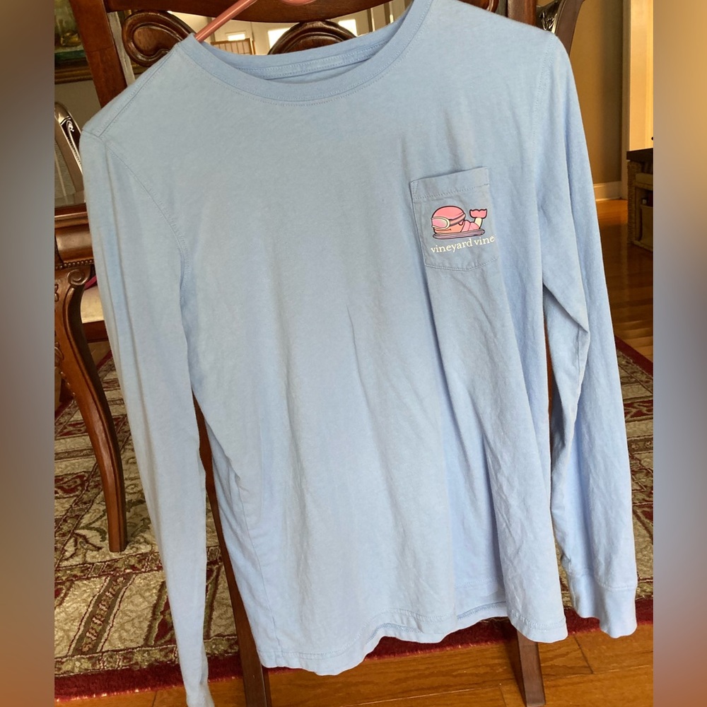 Vineyard Vines. Light blue. Snowboarding whale. Adult small. Great condition